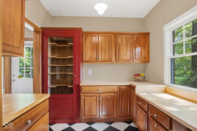 1603 S Jeanne Court, New Palestine, IN 46163