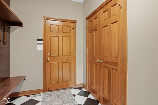 1603 S Jeanne Court, New Palestine, IN 46163