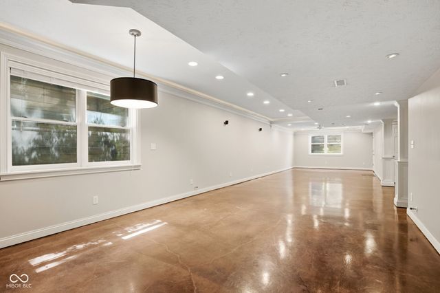 1603 S Jeanne Court, New Palestine, IN 46163
