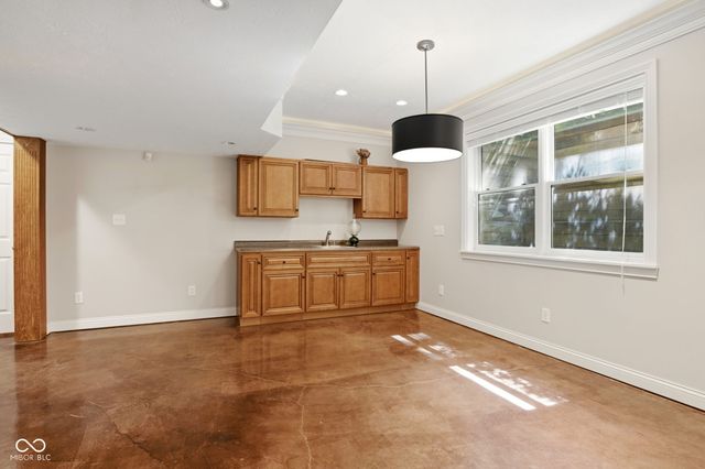 1603 S Jeanne Court, New Palestine, IN 46163