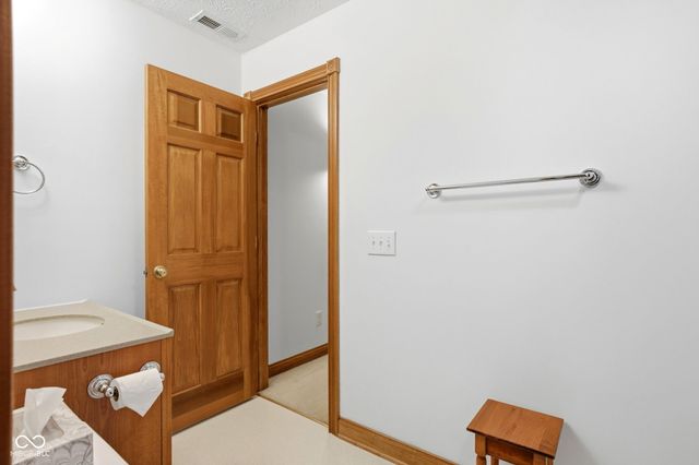 1603 S Jeanne Court, New Palestine, IN 46163