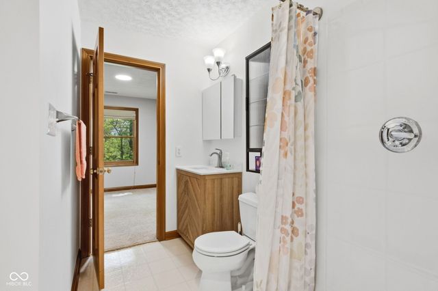 1603 S Jeanne Court, New Palestine, IN 46163