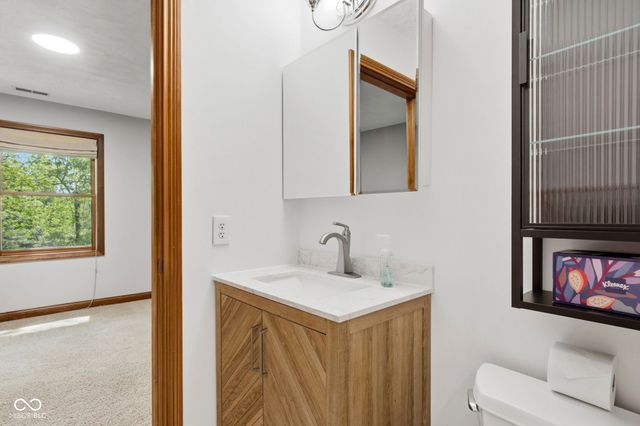 1603 S Jeanne Court, New Palestine, IN 46163