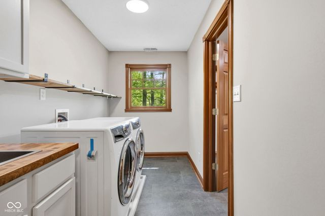 1603 S Jeanne Court, New Palestine, IN 46163