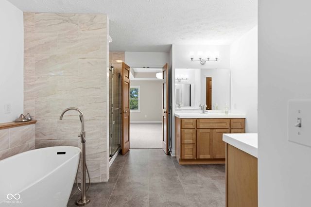 1603 S Jeanne Court, New Palestine, IN 46163