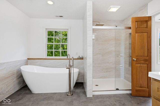 1603 S Jeanne Court, New Palestine, IN 46163