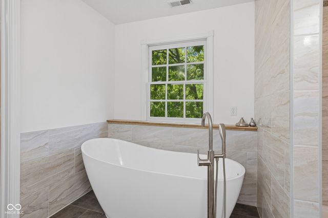 1603 S Jeanne Court, New Palestine, IN 46163