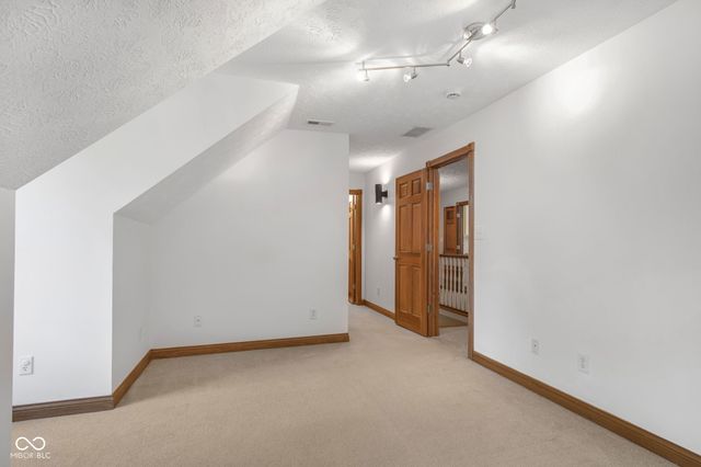 1603 S Jeanne Court, New Palestine, IN 46163