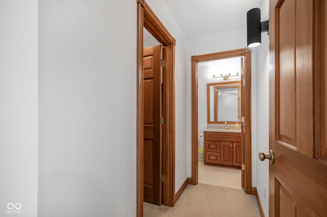 1603 S Jeanne Court, New Palestine, IN 46163