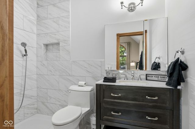 1603 S Jeanne Court, New Palestine, IN 46163