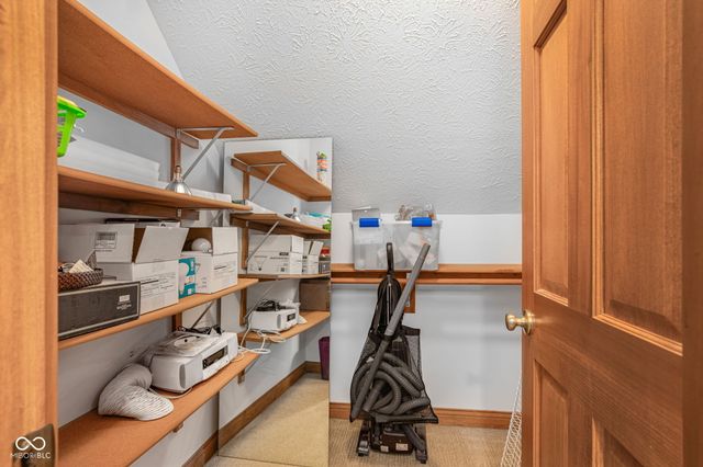 1603 S Jeanne Court, New Palestine, IN 46163