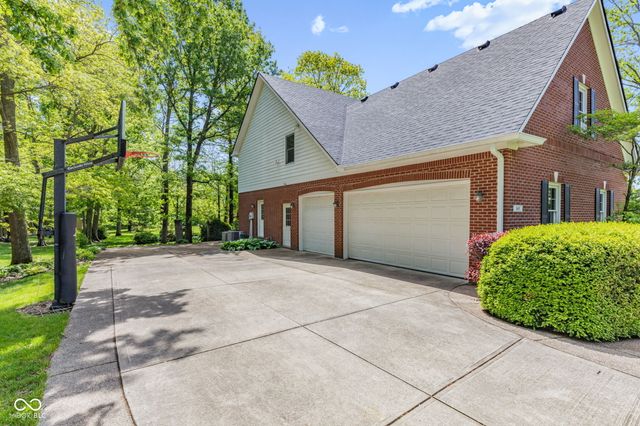 1603 S Jeanne Court, New Palestine, IN 46163