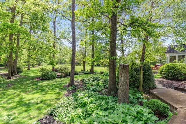 1603 S Jeanne Court, New Palestine, IN 46163