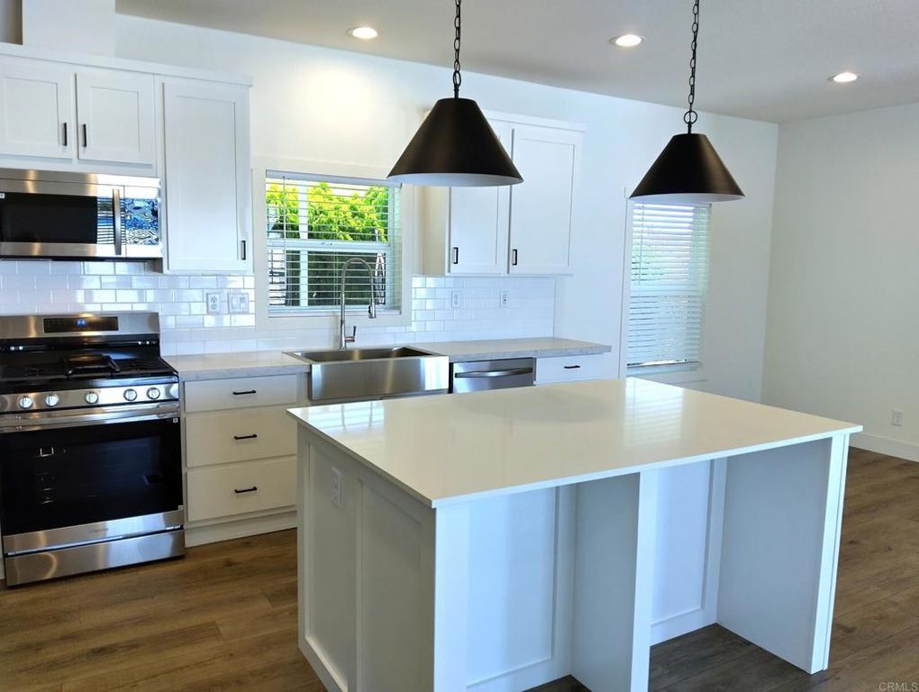 Image 1 of property listing at 718 Sycamore Avenue 170, Vista, CA 92081