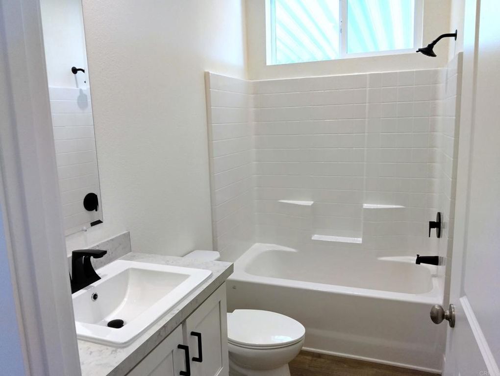 Image 16 of property listing at 718 Sycamore Avenue 170, Vista, CA 92081