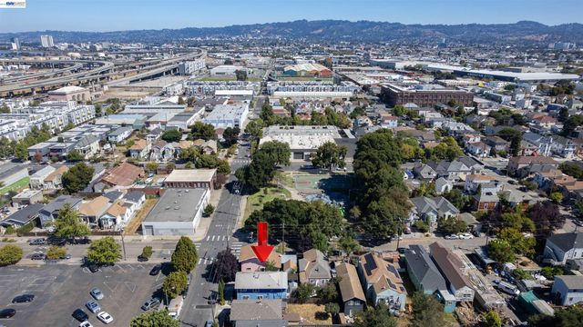 1234 Willow St, Oakland, CA 94607