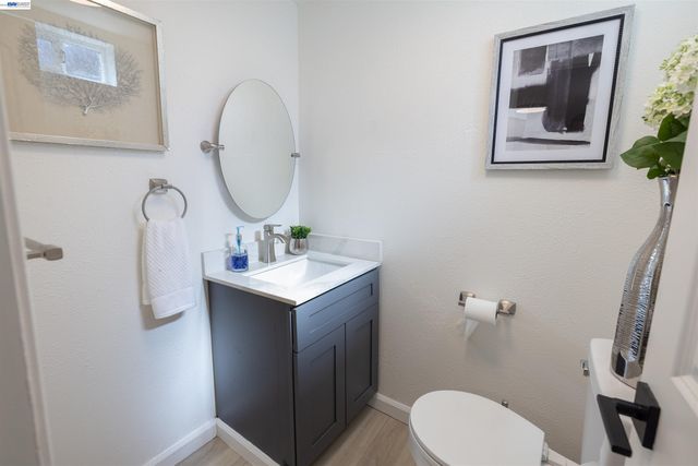 1234 Willow St, Oakland, CA 94607