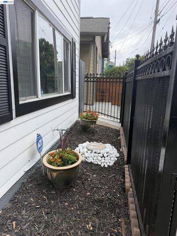 1234 Willow St, Oakland, CA 94607
