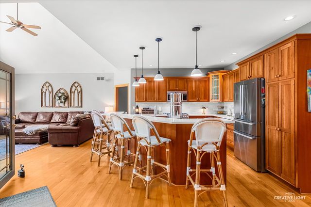 8N419 Sunny Hill Circle, Elgin, IL 60124