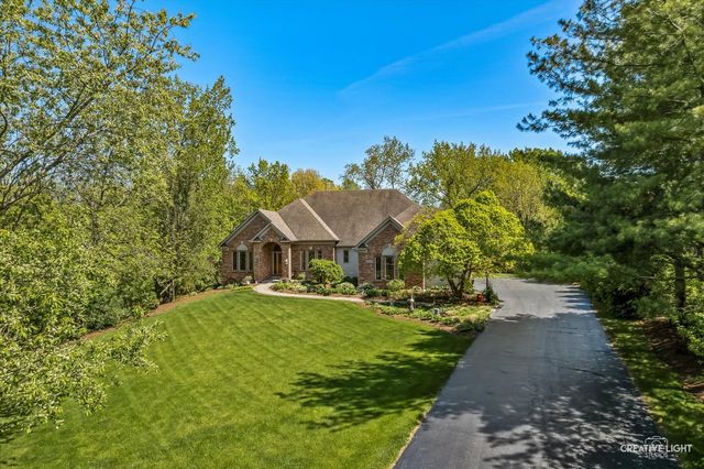 8N419 Sunny Hill Circle, Elgin, IL 60124