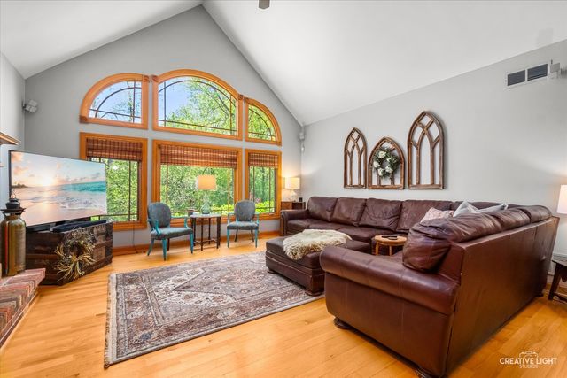 8N419 Sunny Hill Circle, Elgin, IL 60124