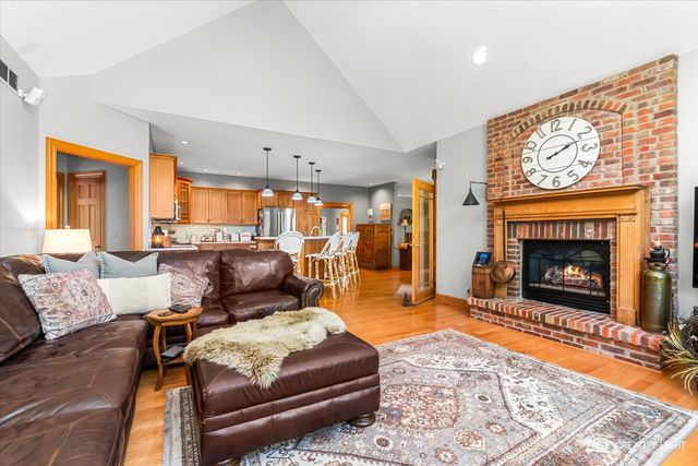 8N419 Sunny Hill Circle, Elgin, IL 60124