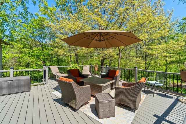 8N419 Sunny Hill Circle, Elgin, IL 60124