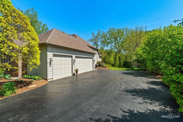 8N419 Sunny Hill Circle, Elgin, IL 60124