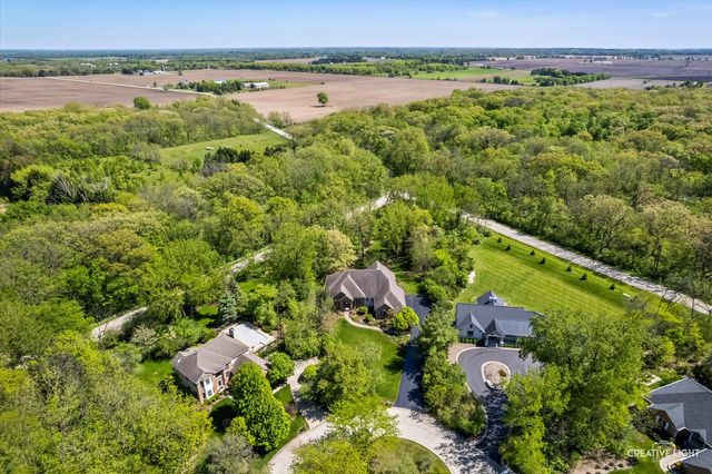 8N419 Sunny Hill Circle, Elgin, IL 60124