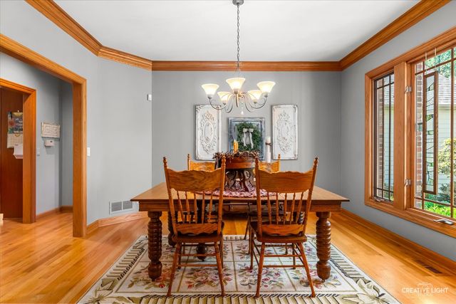 8N419 Sunny Hill Circle, Elgin, IL 60124