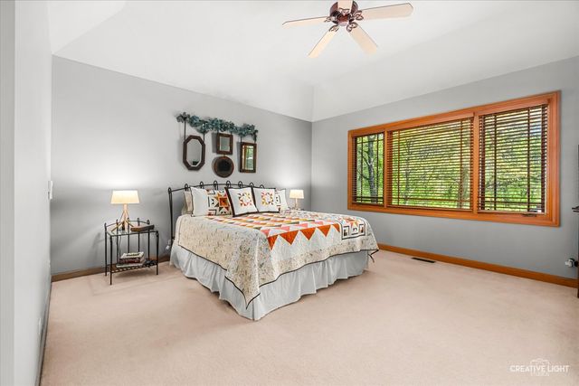 8N419 Sunny Hill Circle, Elgin, IL 60124