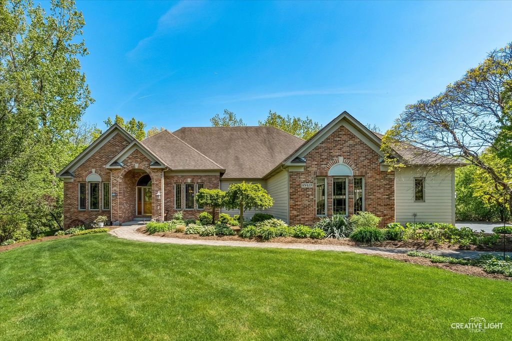 8N419 Sunny Hill Circle, Elgin, IL 60124