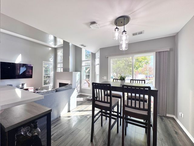 730 Hamilton Circle, Schaumburg, IL 60194