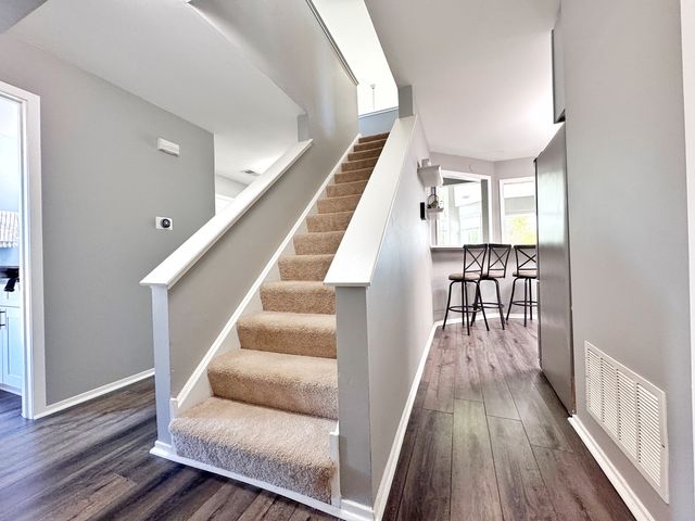 730 Hamilton Circle, Schaumburg, IL 60194