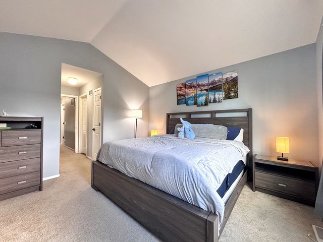 730 Hamilton Circle, Schaumburg, IL 60194