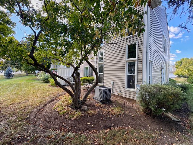 730 Hamilton Circle, Schaumburg, IL 60194