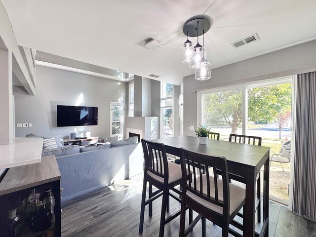 730 Hamilton Circle, Schaumburg, IL 60194