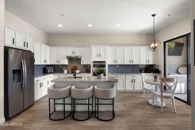 19550 N GRAYHAWK Drive 1086, Scottsdale, AZ 85255