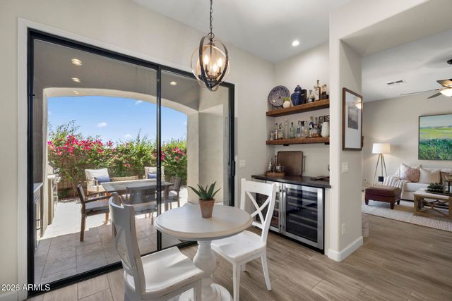 19550 N GRAYHAWK Drive 1086, Scottsdale, AZ 85255