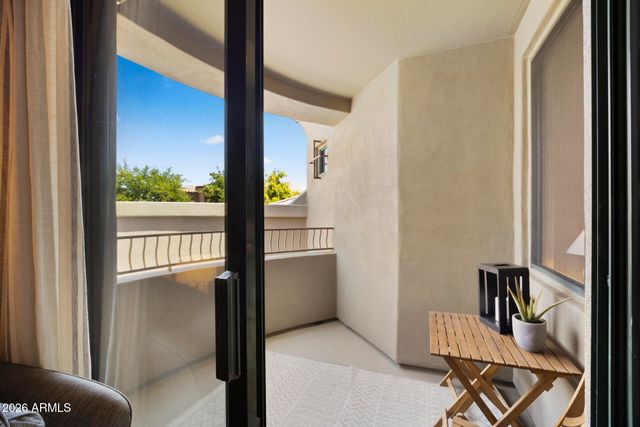 19550 N GRAYHAWK Drive 1086, Scottsdale, AZ 85255