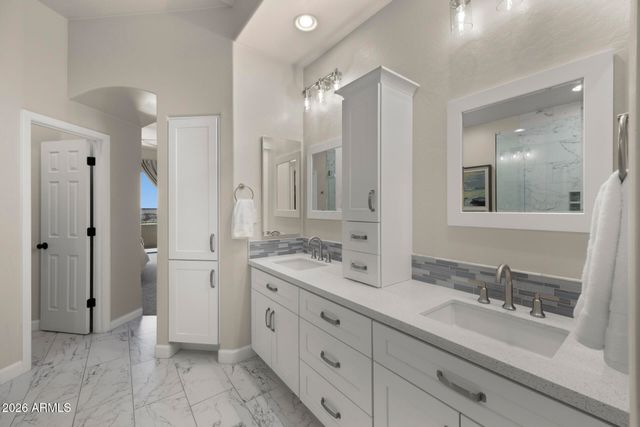 19550 N GRAYHAWK Drive 1086, Scottsdale, AZ 85255