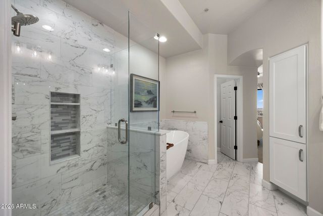 19550 N GRAYHAWK Drive 1086, Scottsdale, AZ 85255