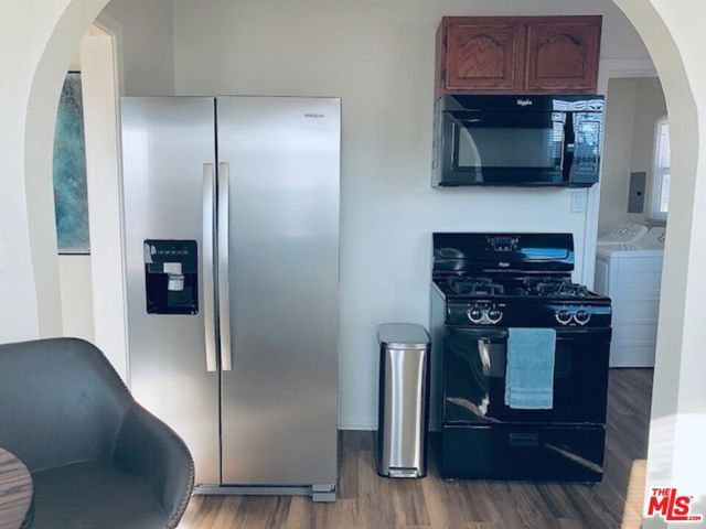 1610 Hauser Boulevard, Los Angeles, CA 90019