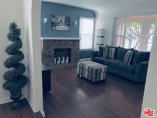 1610 Hauser Boulevard, Los Angeles, CA 90019