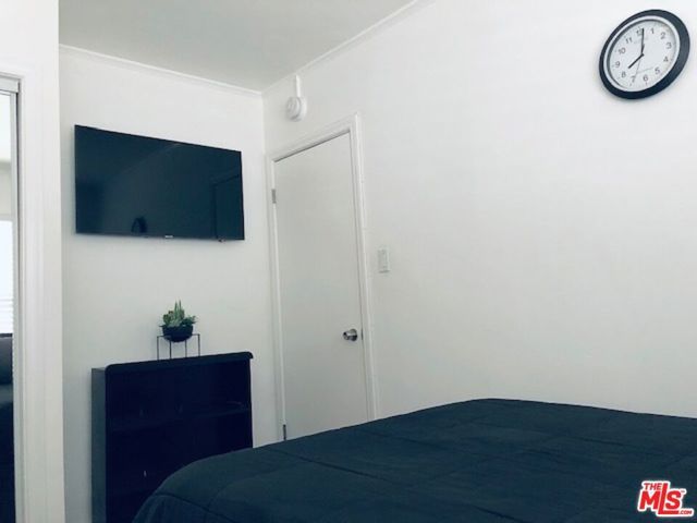 1610 Hauser Boulevard, Los Angeles, CA 90019
