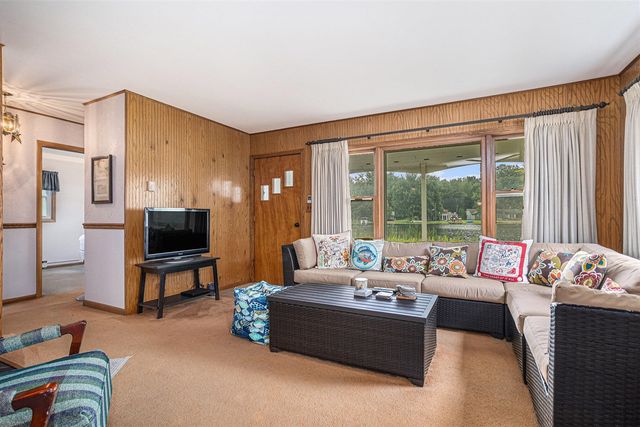 911 Dragon Shores Drive, Coldwater, MI 49036