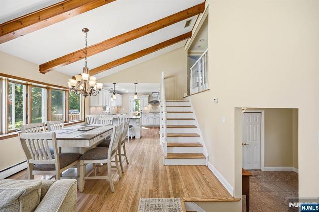 101 Walnut Street, Oakland, NJ 07436