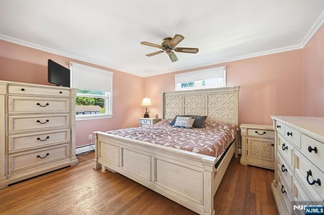 101 Walnut Street, Oakland, NJ 07436