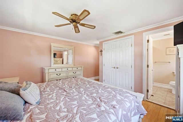 101 Walnut Street, Oakland, NJ 07436