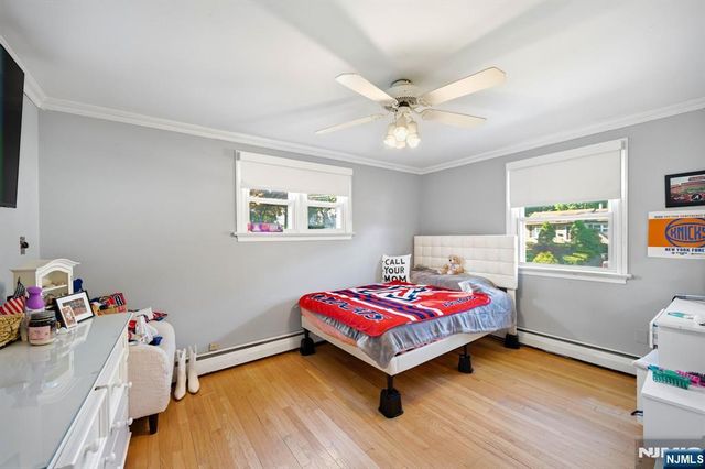 101 Walnut Street, Oakland, NJ 07436